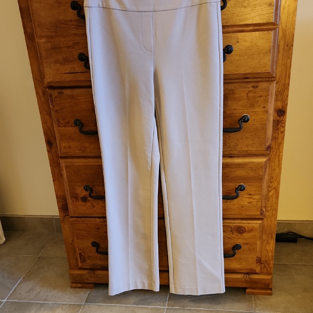 Jones & CO Jones New York Straight Leg Beige Pants